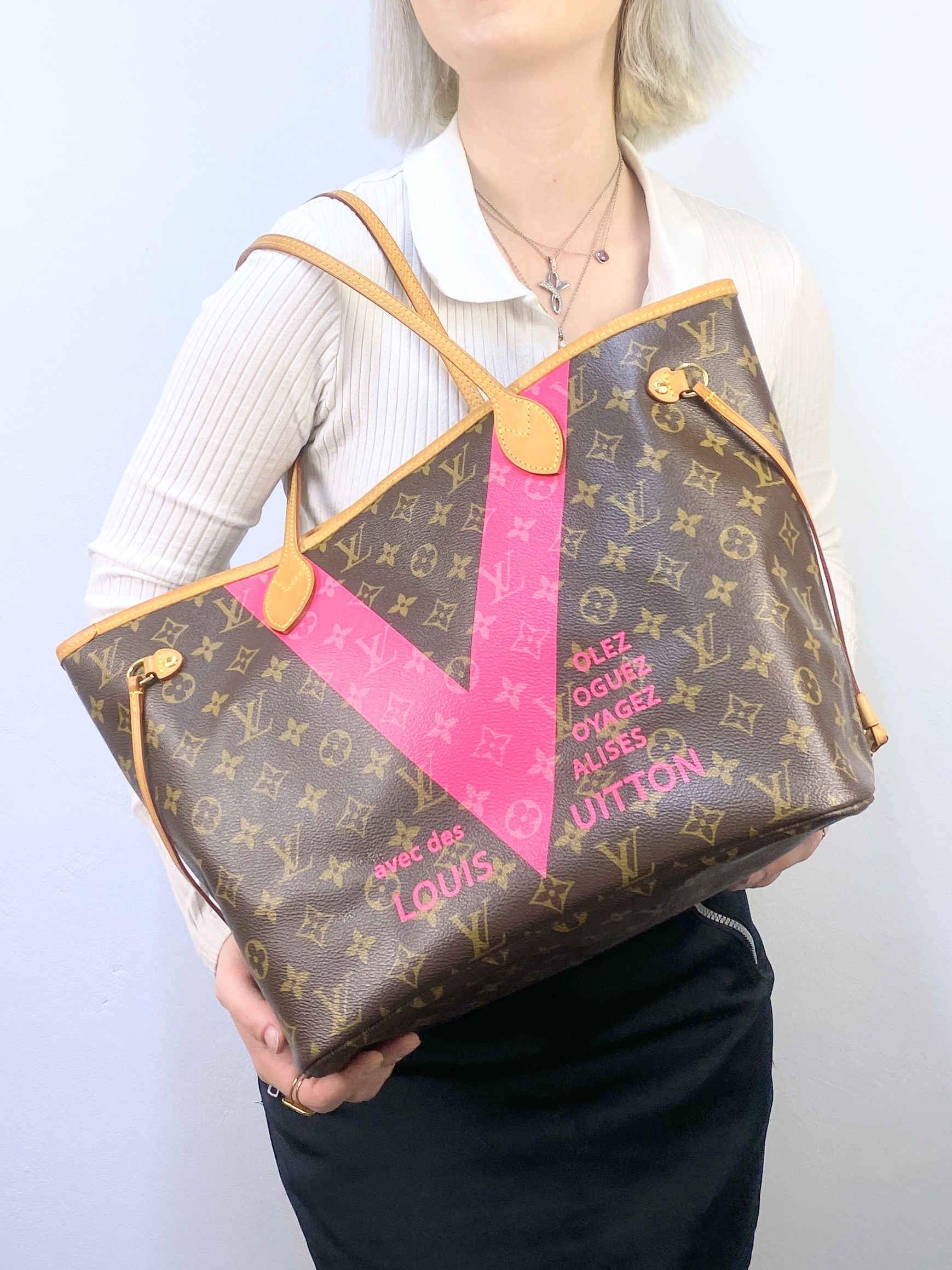Louis Vuitton, Bags, Louis Vuitton V Neverfull Mm Grenade Pink Monogram  Limited Edition Tote