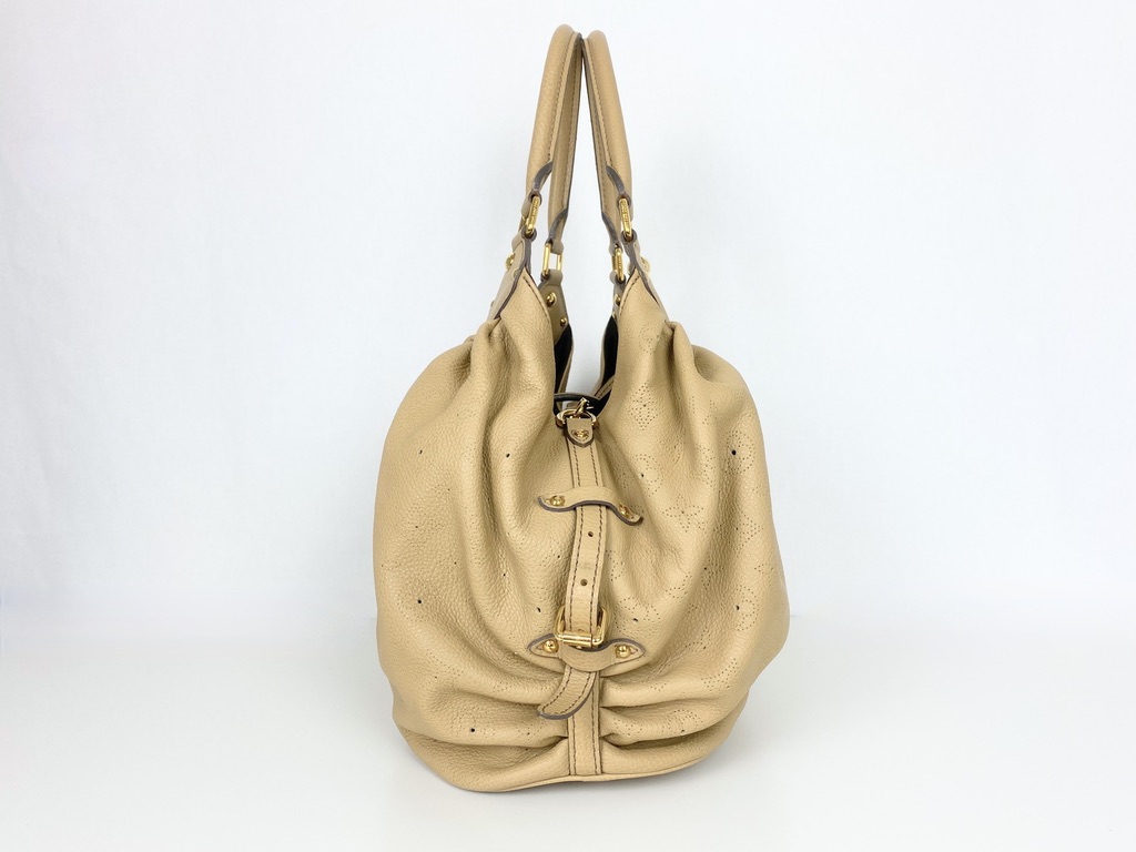 LOUIS VUITTON Mahina Leather L HOBO Large Shoulder Bag